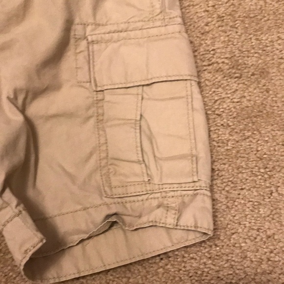 Shorts - Picture 2 of 4